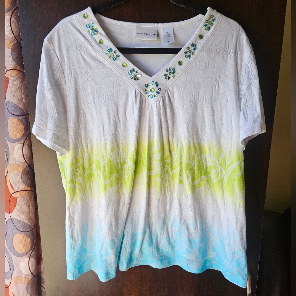 Alfred Dunner White, Yellow, and Blue Embellished Top Size Large